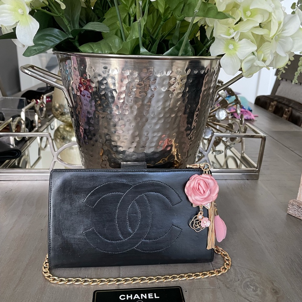 CHANEL Vintage Black Crossbody Wallet